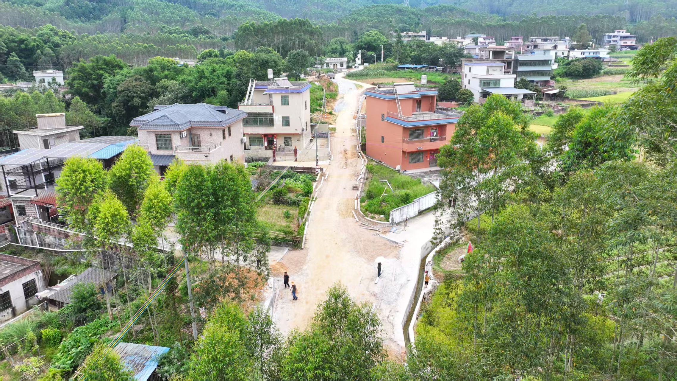 廣東新豐回龍鎮(zhèn)：走好「寬心·同心·文明」三條路 書寫「百千萬(wàn)工程」基層實(shí)踐答卷