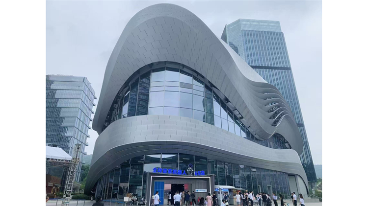 全球首家機(jī)器人6S店登陸深圳！ 展銷(xiāo)售後全場(chǎng)景體驗(yàn)