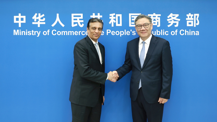 商務(wù)部部長(zhǎng)王文濤會(huì)見(jiàn)美中貿(mào)易全國(guó)委員會(huì)董事會(huì)代表團(tuán)