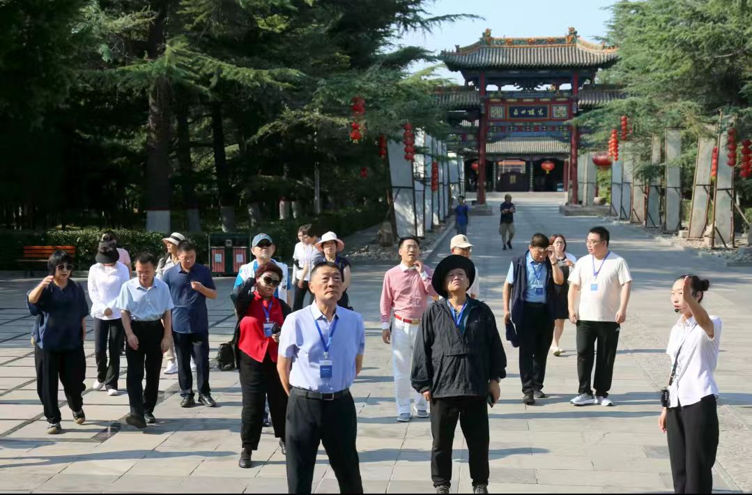 第十屆著名作家看山西採風(fēng)活動(dòng)走進(jìn)臨汾市堯都區(qū)