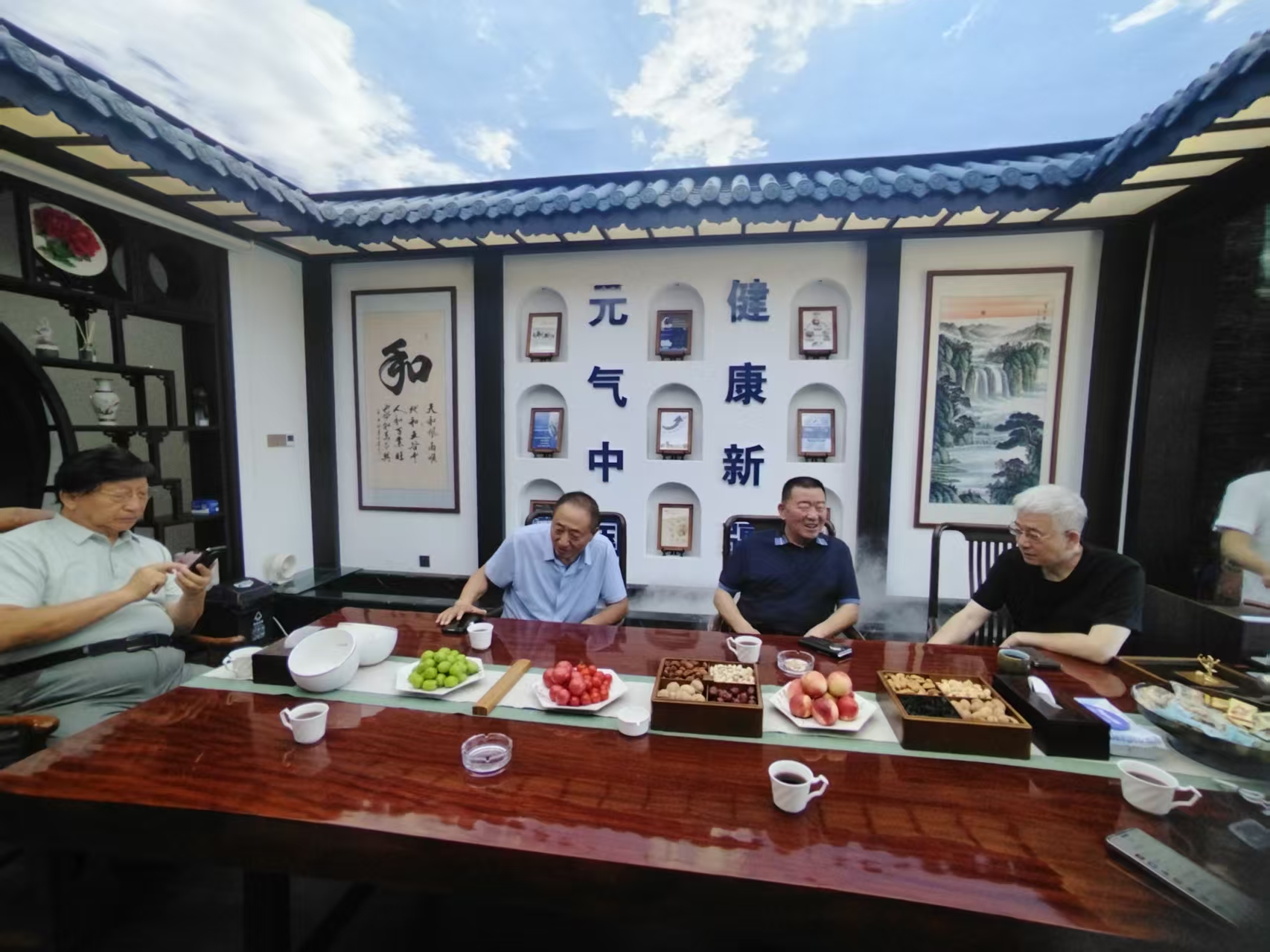 上海市新疆商會外聯(lián)部長祝新山到訪香港絲路商會及香港和田玉商會