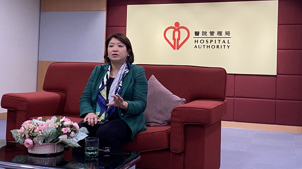 新任醫(yī)管局行政總裁李夏茵：冀縮減醫(yī)院等候時(shí)間 加強(qiáng)員工溝通