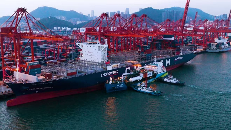 歷史性突破！深圳西部港區(qū)成功首試LNG加注