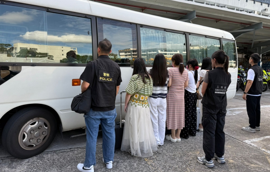 警方新界北區(qū)掃黃拘12名女子