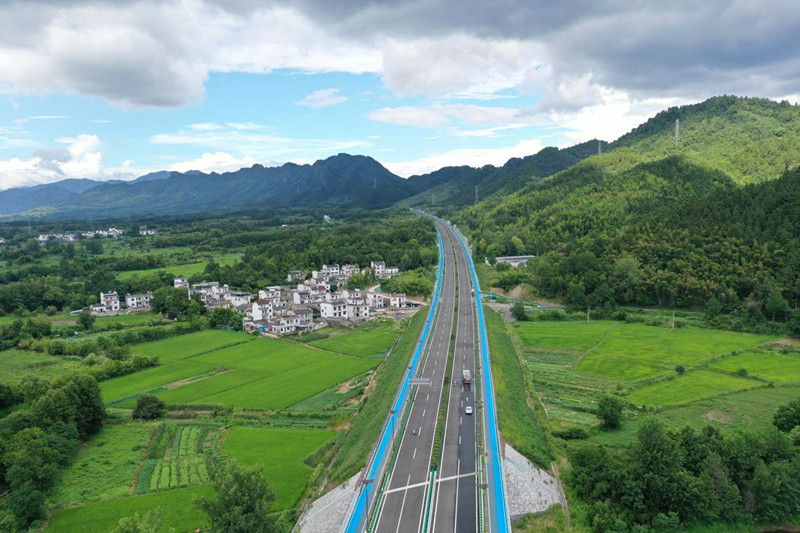 激活文旅發(fā)展動能  皖黟縣自駕遊持續(xù)升溫