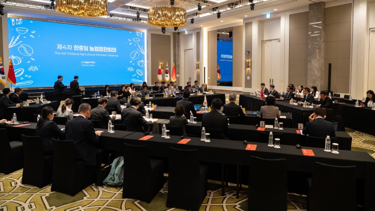 中日韓農(nóng)業(yè)部長(zhǎng)會(huì)議在韓國(guó)召開