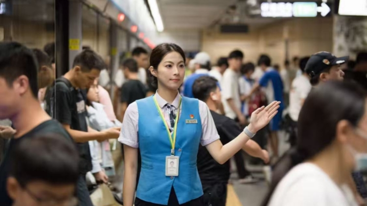 多項(xiàng)客流紀(jì)錄刷新 深圳地鐵「千萬級(jí)」常態(tài)凸顯城市活力?