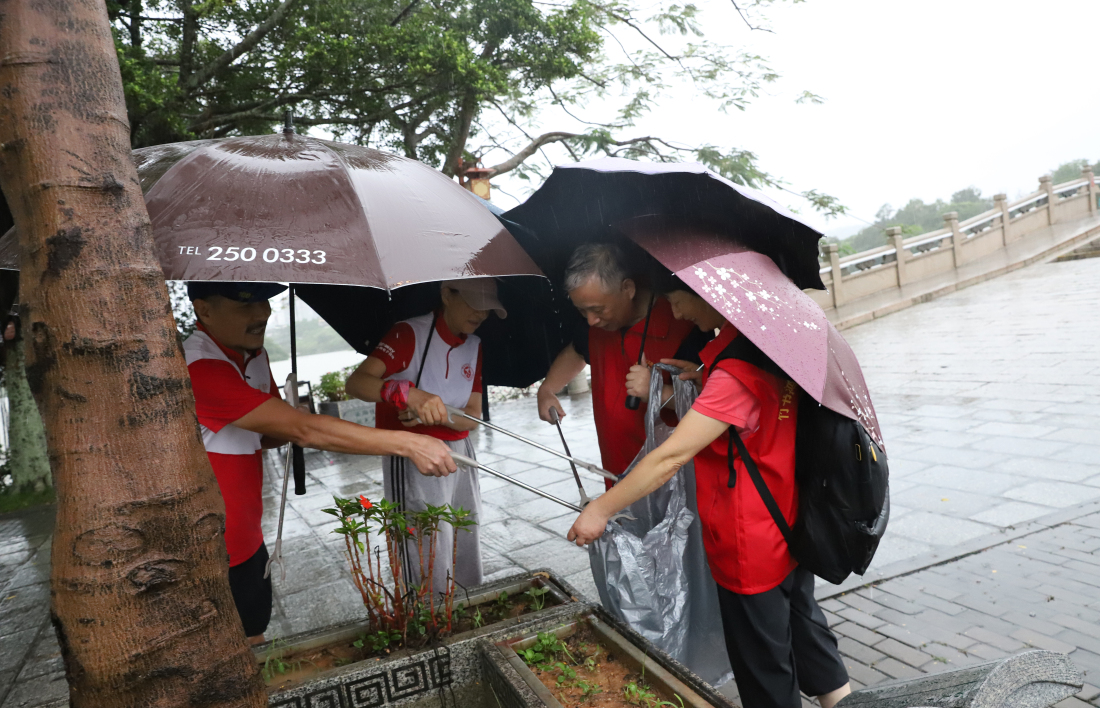 千里「兩湖情」 惠杭聯(lián)手開啟撿跑志願服務