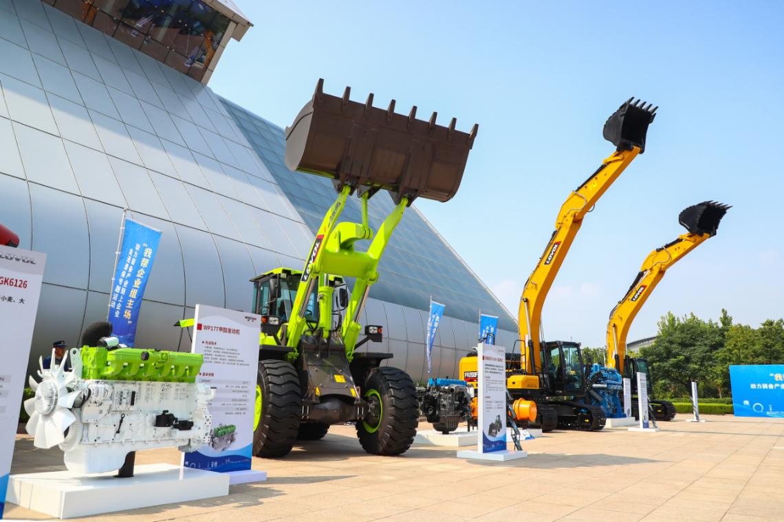 雷沃重工閃耀濰坊動(dòng)力裝備產(chǎn)業(yè)鏈展現(xiàn)硬核實(shí)力