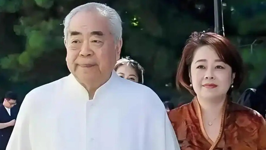 范曾女兒：父親已失聯(lián) 珍藏書(shū)畫(huà)、古董被徐萌分撥運(yùn)走