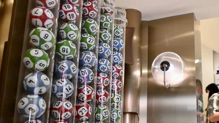 今晚第089期六合彩頭獎(jiǎng)懸空 下期多寶1238萬(wàn)元