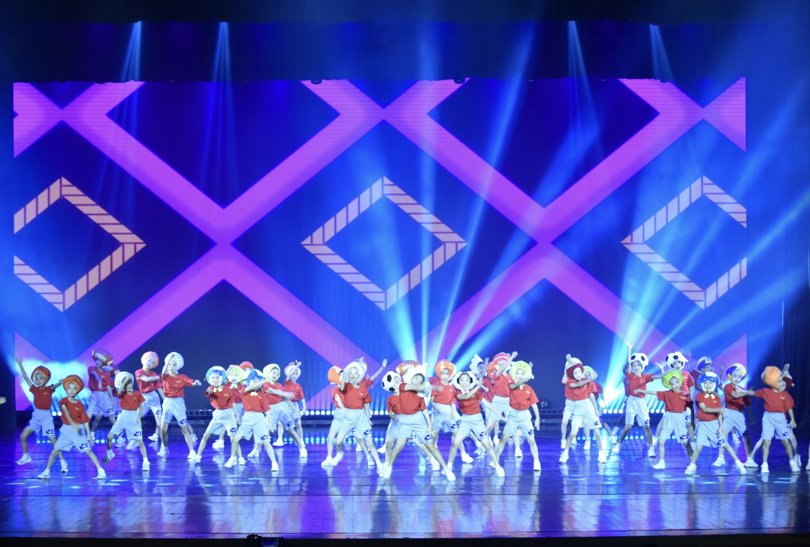 深圳寶安青少年藝術(shù)展演吸引700名小演員參與