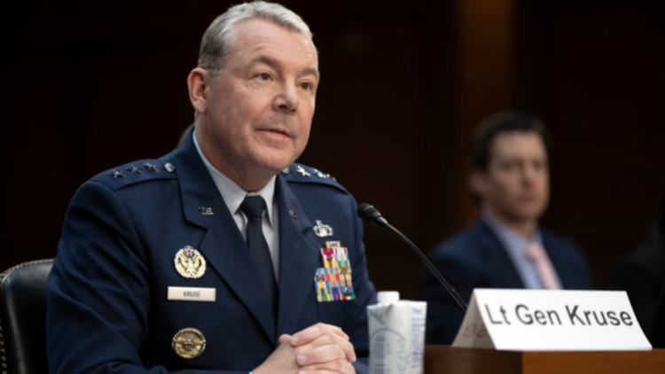 美國(guó)國(guó)防情報(bào)局局長(zhǎng)被解職 特朗普的報(bào)復(fù)？