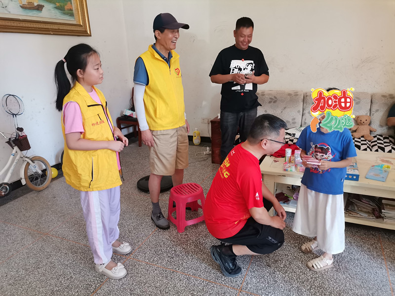 皖祁門縣：圓夢(mèng)助學(xué) 情暖金秋