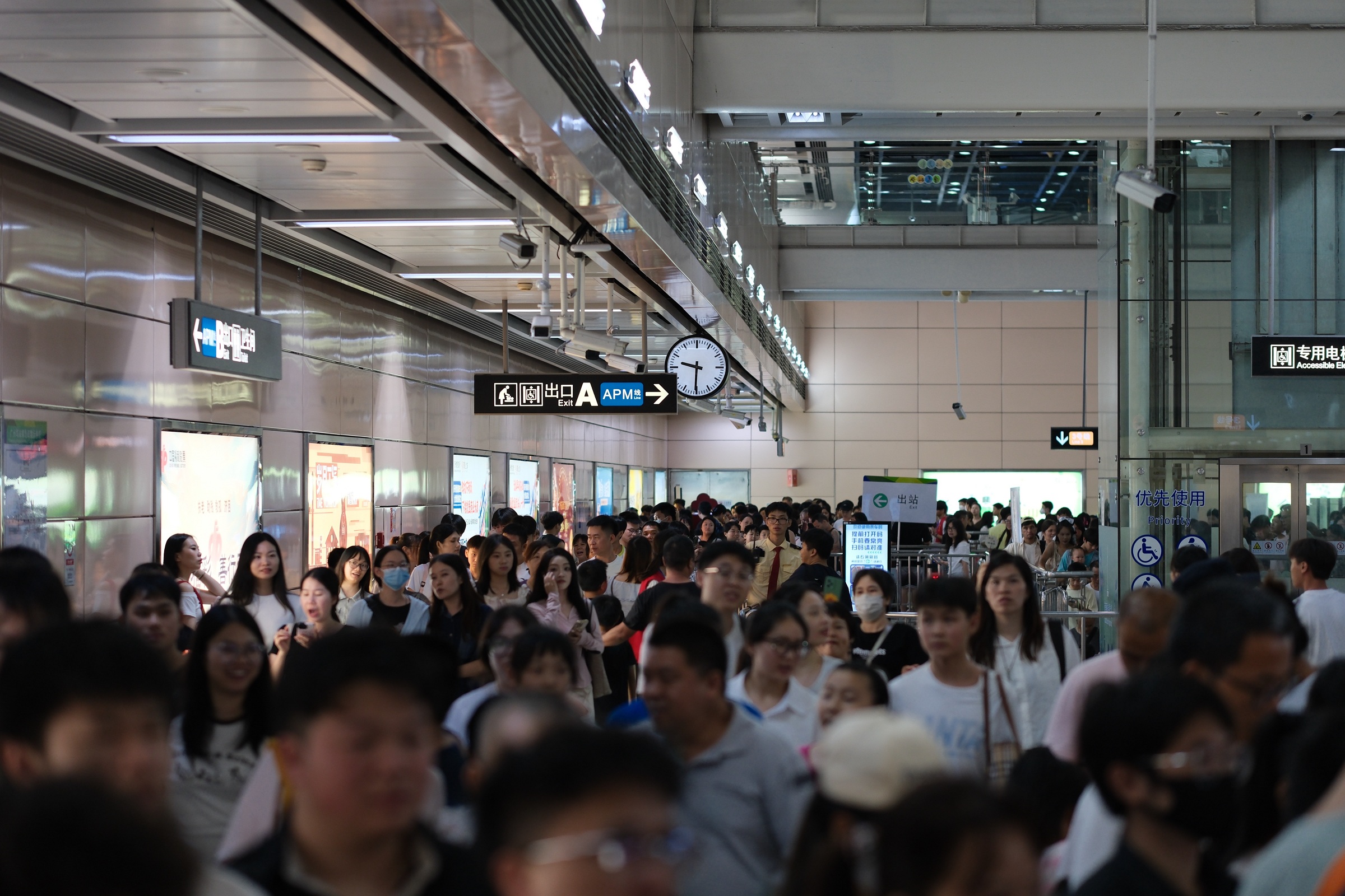  30天日客流超千萬  廣州地鐵暑期客流超6億人次