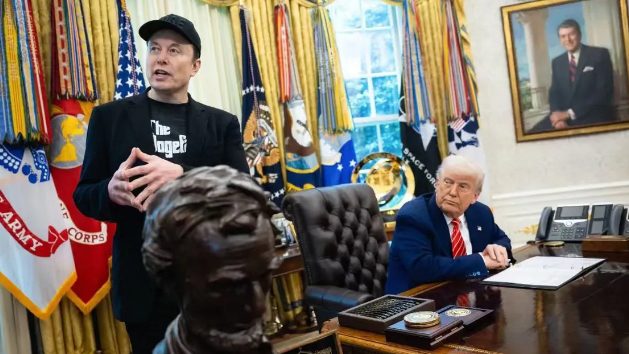 特朗普稱讚馬斯克「80%是個(gè)超級(jí)天才」 呼籲其回歸共和黨