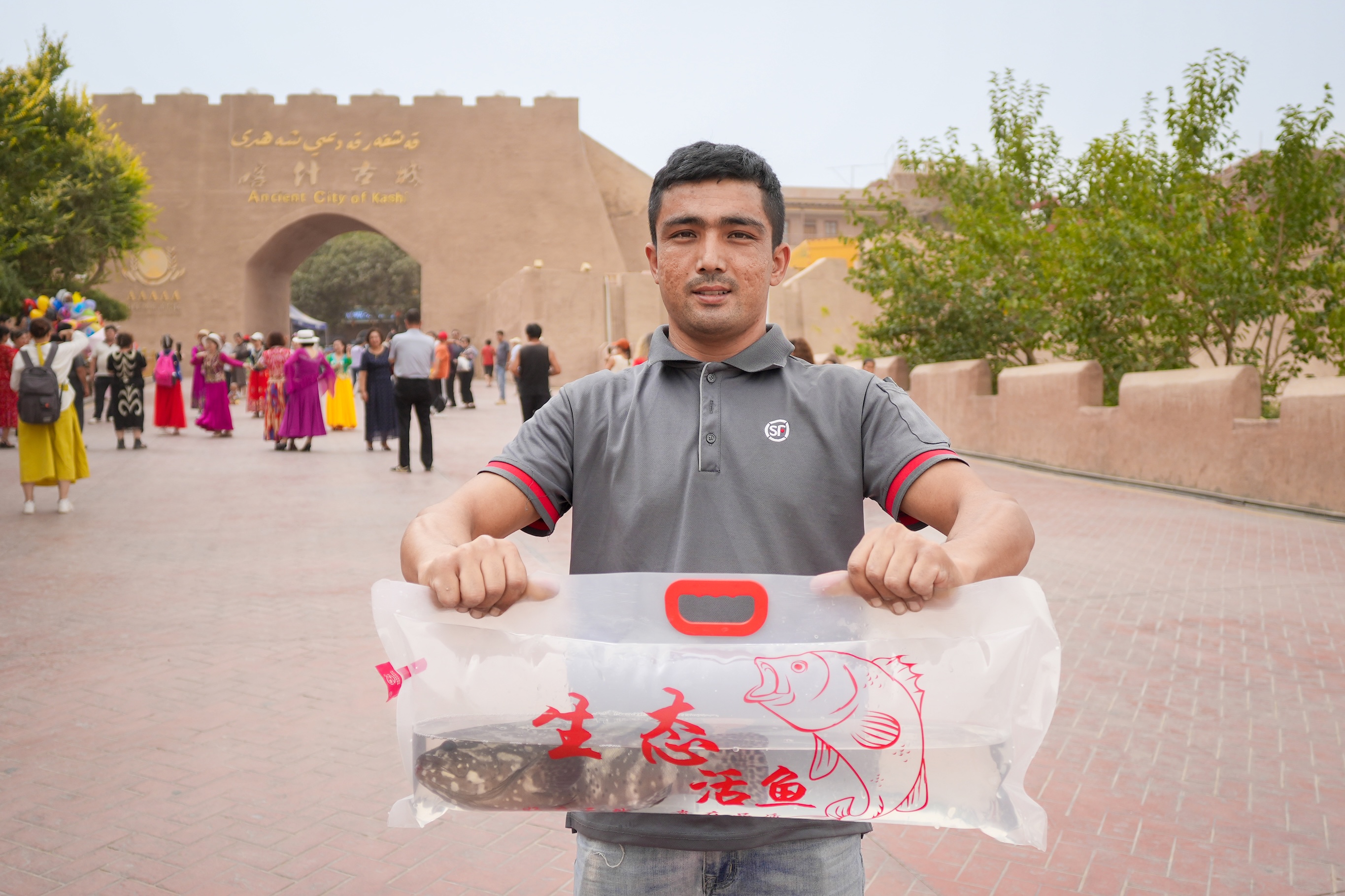 「南?！埂改辖?廣東海鮮「當(dāng)日達(dá)」鮮活到新疆