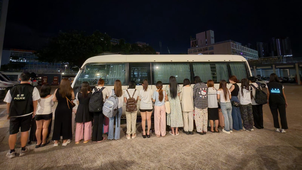 警方元朗打擊非法賣淫 拘捕32名內(nèi)地女