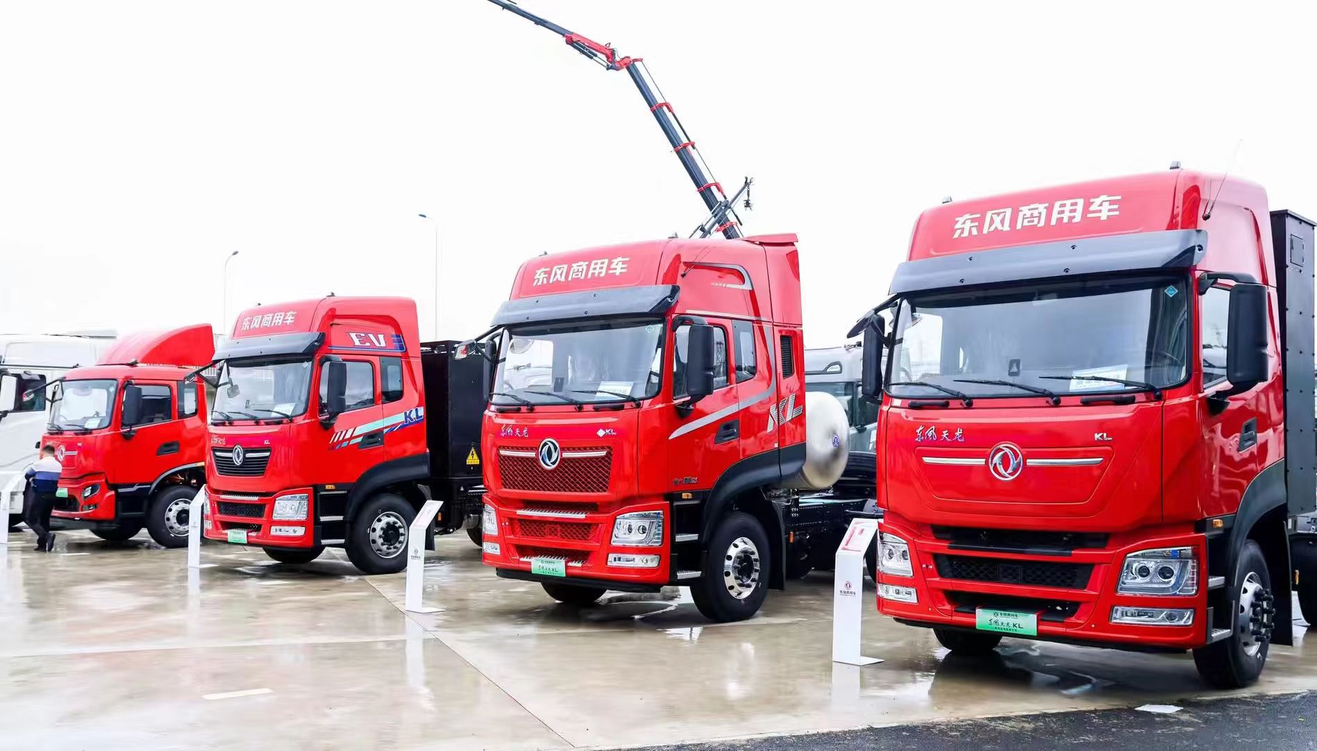 2025新能源汽車零部件交易會(huì)在湖北十堰開幕