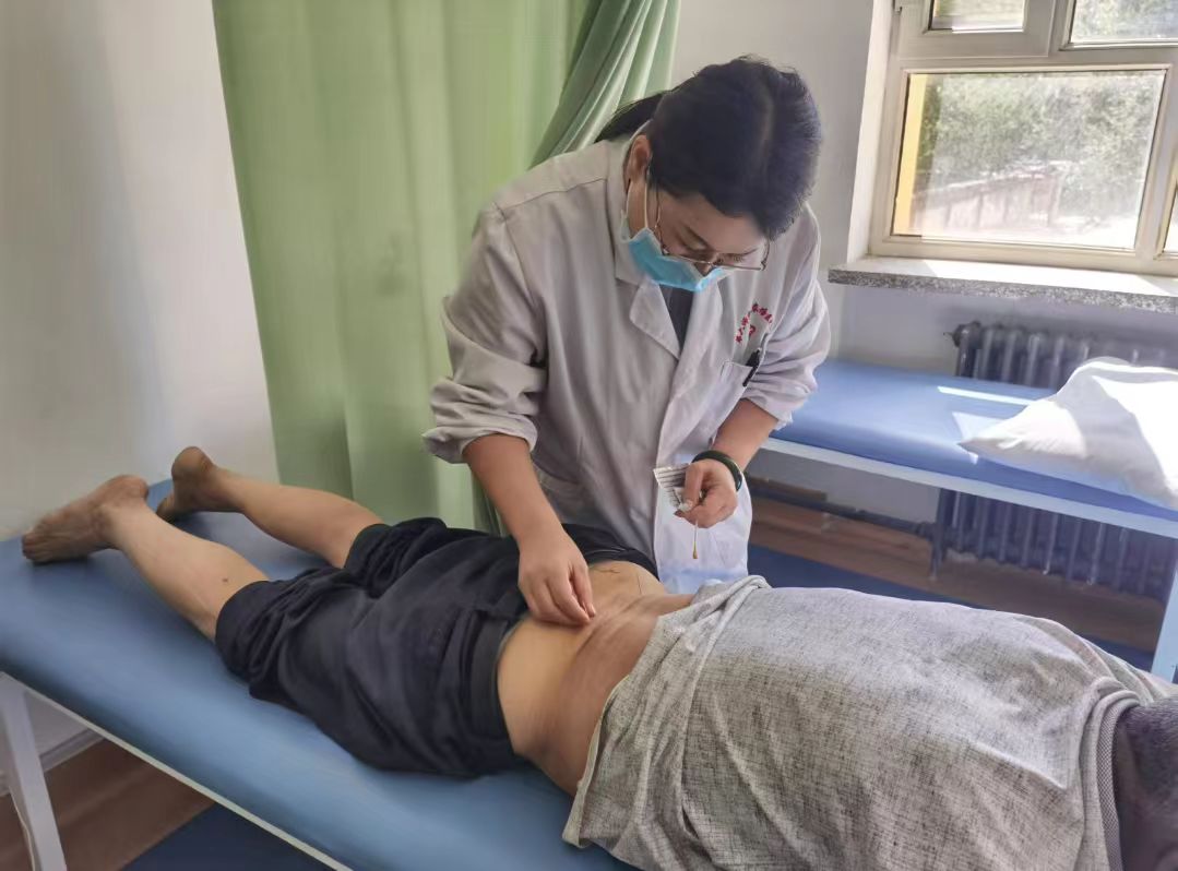 七載牽掛再赴疆 山西醫(yī)生蔣敏的中醫(yī)根脈情