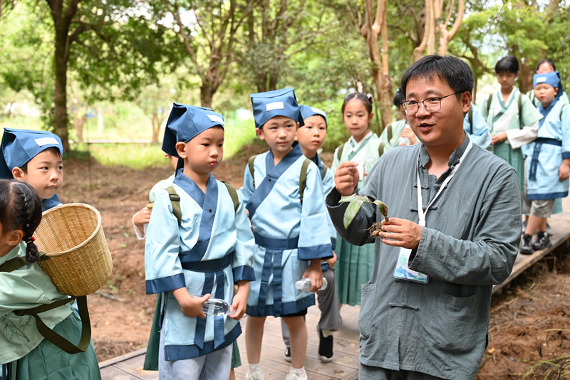 從「識(shí)本草」到「育產(chǎn)業(yè)」  皖祁門深耕「林業(yè)+」賦能康養(yǎng)產(chǎn)業(yè)
