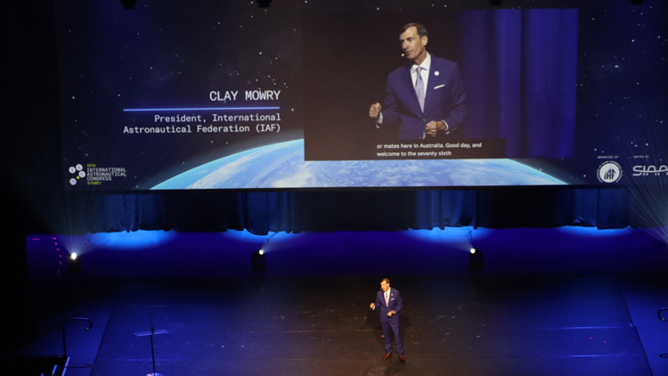 嫦娥六號任務(wù)團(tuán)隊獲頒世界航天獎