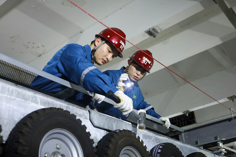 黃山風(fēng)景區(qū)：晨曦到夜幕，00後「索道守護者」始終在線