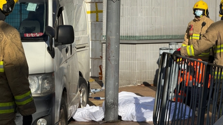 更新丨大埔寶鄉(xiāng)里車(chē)禍致兩死兩傷 60歲男司機(jī)被捕