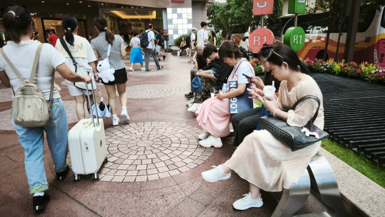 國慶中秋假期前7天 約128.5萬人次內(nèi)地旅客訪香港