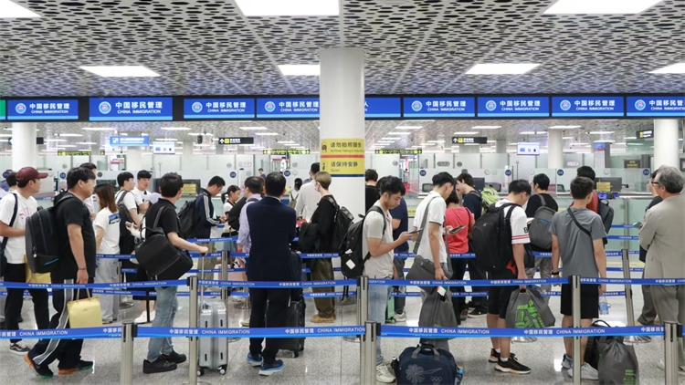 深圳機場口岸今年通關(guān)量已超500萬人次 雙節(jié)假期同比增超16%