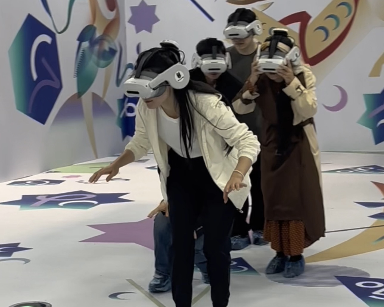 長沙銅官窯國風(fēng)樂園添新趣：XR 幻境帶遊客「穿越」敦煌品大漠風(fēng)情