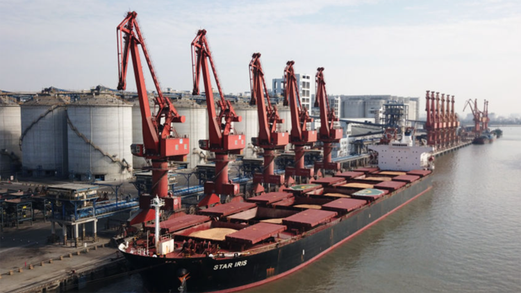 中國駐智利大使館關(guān)於中國漁船進(jìn)入智利海域並靠港事的聲明