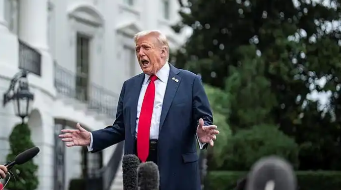 時(shí)隔六個(gè)月特朗普再迎年度體檢 醫(yī)生：總體健康狀況很好