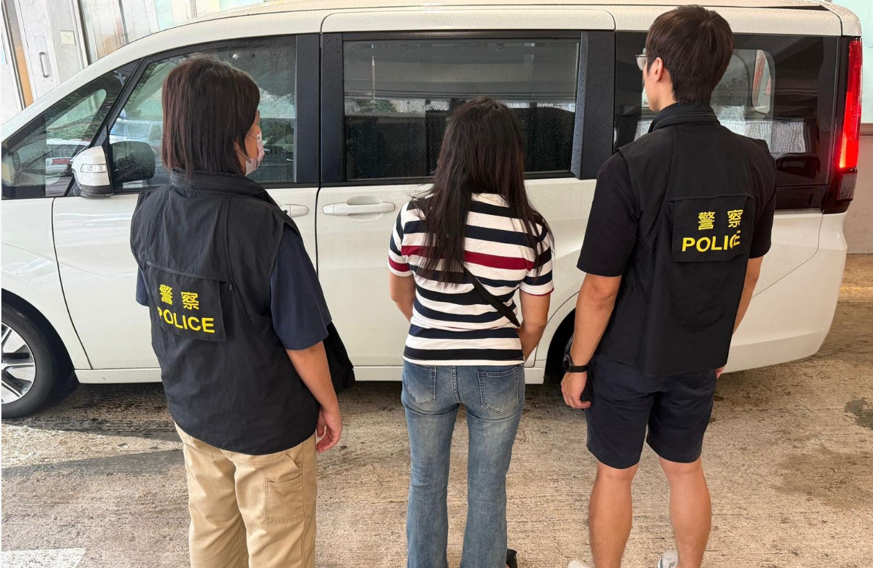 警方荃灣掃黃拘一內(nèi)地女