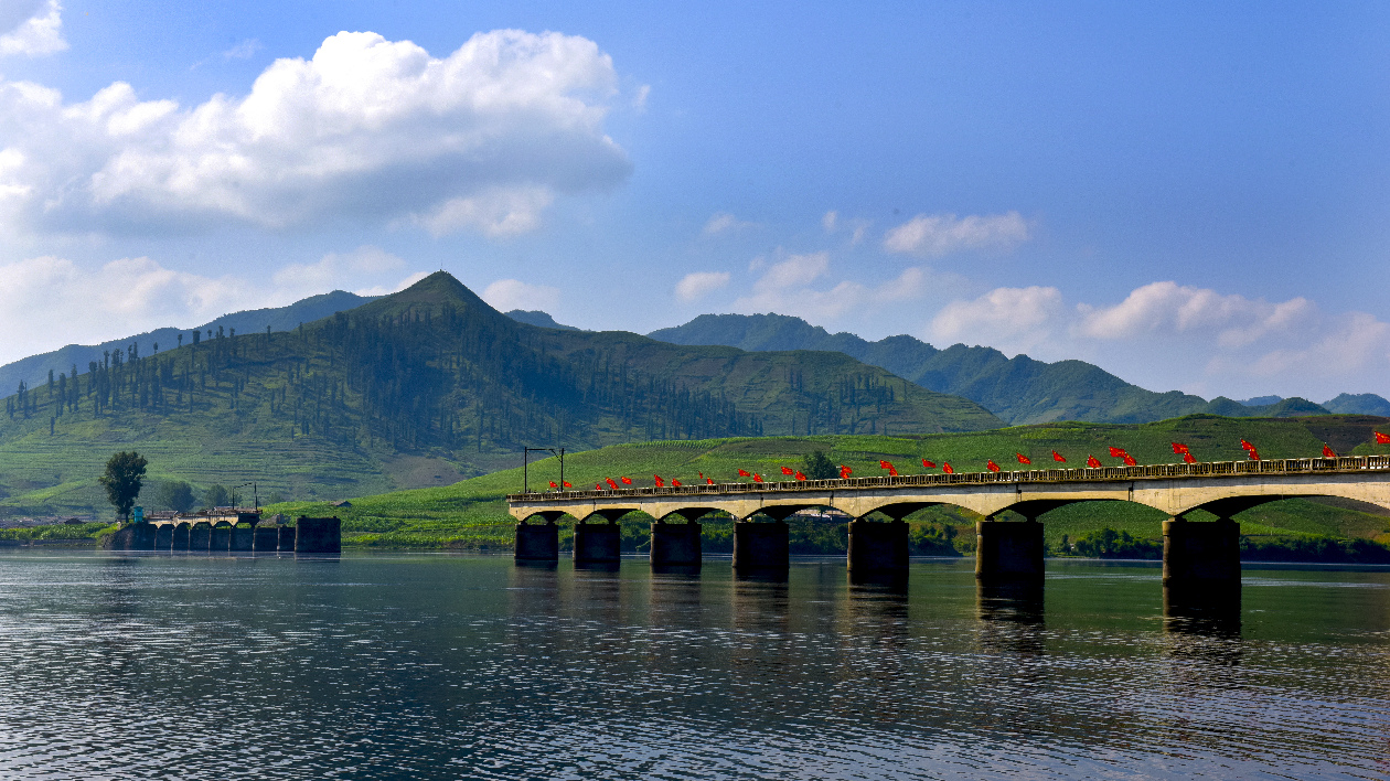 「在那桃花盛開的地方」照進(jìn)現(xiàn)實(shí)！丹東寬甸河口村：「桃」醉河口 紅色鑄魂
