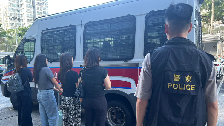 警方新界北區(qū)掃黃拘12名內(nèi)地女