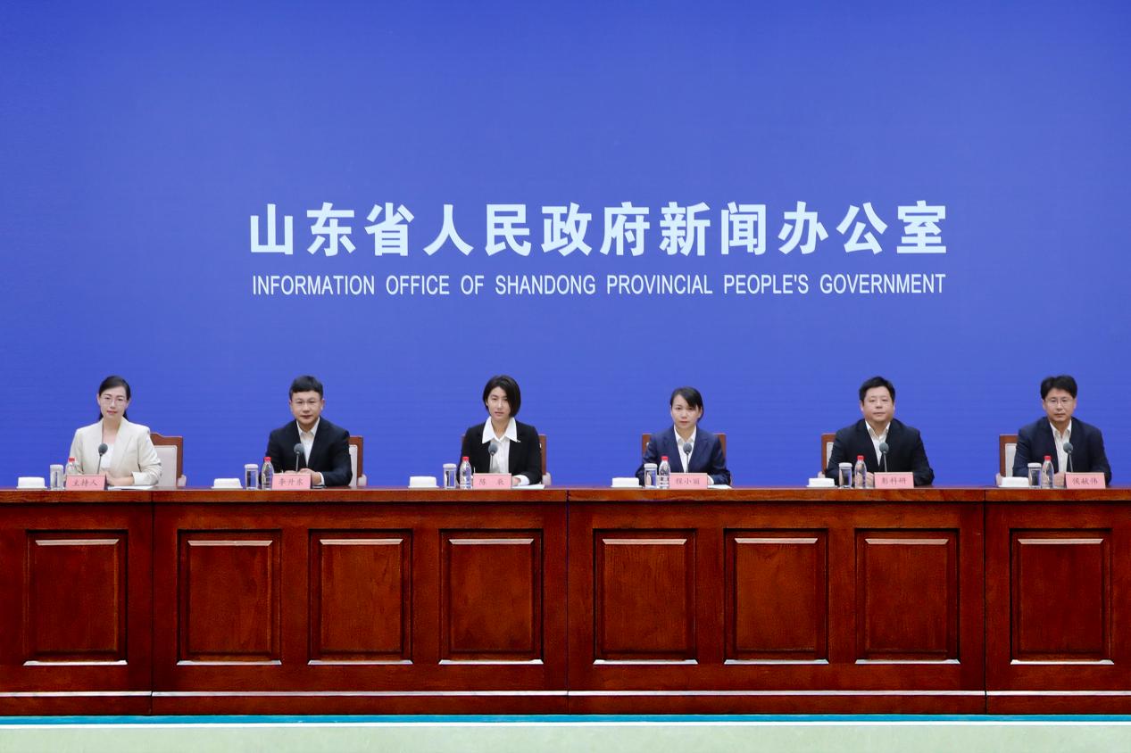 山東調(diào)集超3萬(wàn)臺(tái)設(shè)備搶排農(nóng)田積水 「三秋」生產(chǎn)攻堅(jiān)全面展開(kāi)