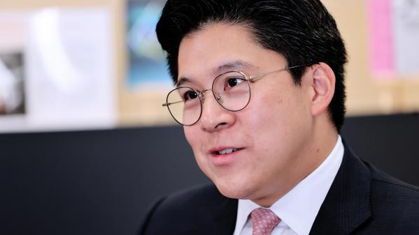 霍啟剛：議員須擔(dān)當(dāng)政策推動(dòng)者 促進(jìn)各方通力合作