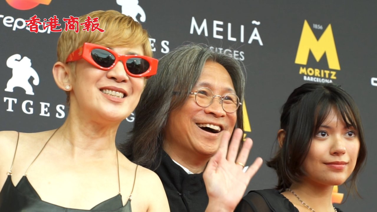 有片丨【娛樂】陳可辛榮獲「卓越榮譽大獎」 吳君如結(jié)伴同行共享殊榮