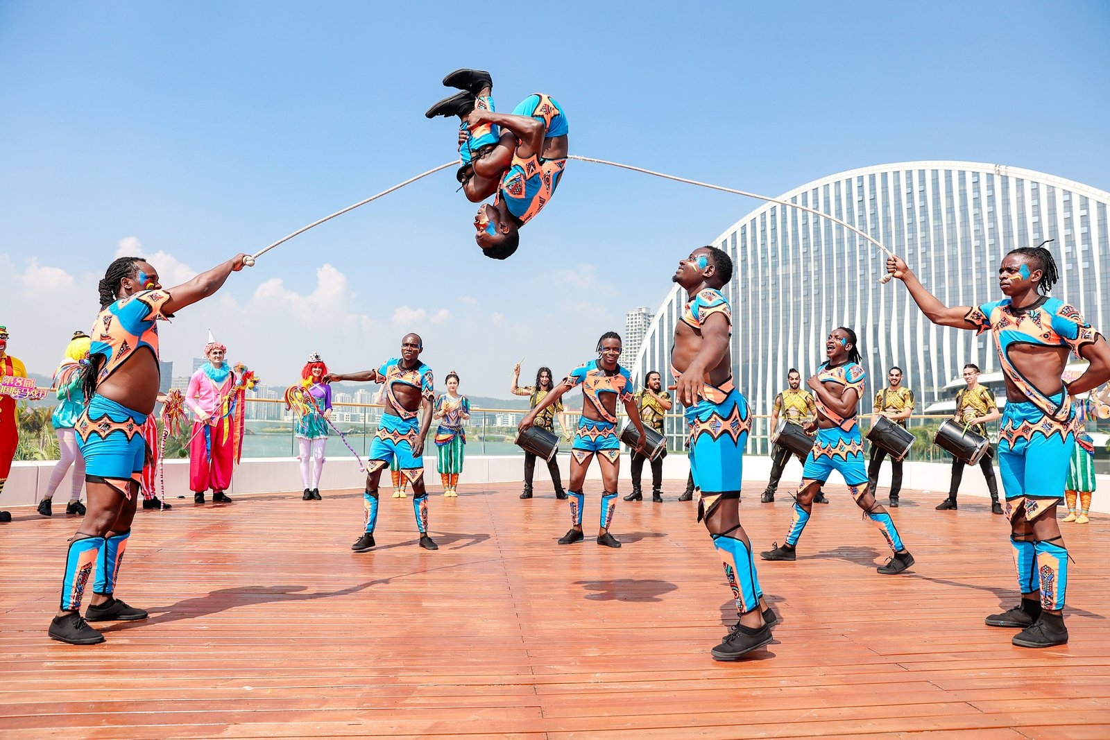 「第八屆中國國際馬戲節(jié)城市快閃」上演