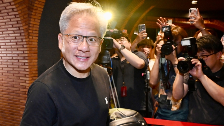 黃仁勳回應(yīng)英偉達(dá)臺(tái)灣總部延宕：仍希望設(shè)在臺(tái)北