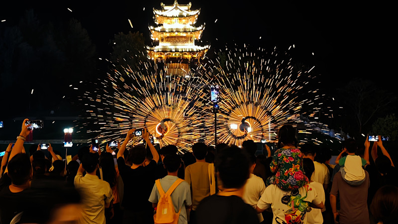 ?有片丨皖休寧齊雲(yún)山：花火仙舞映長夜