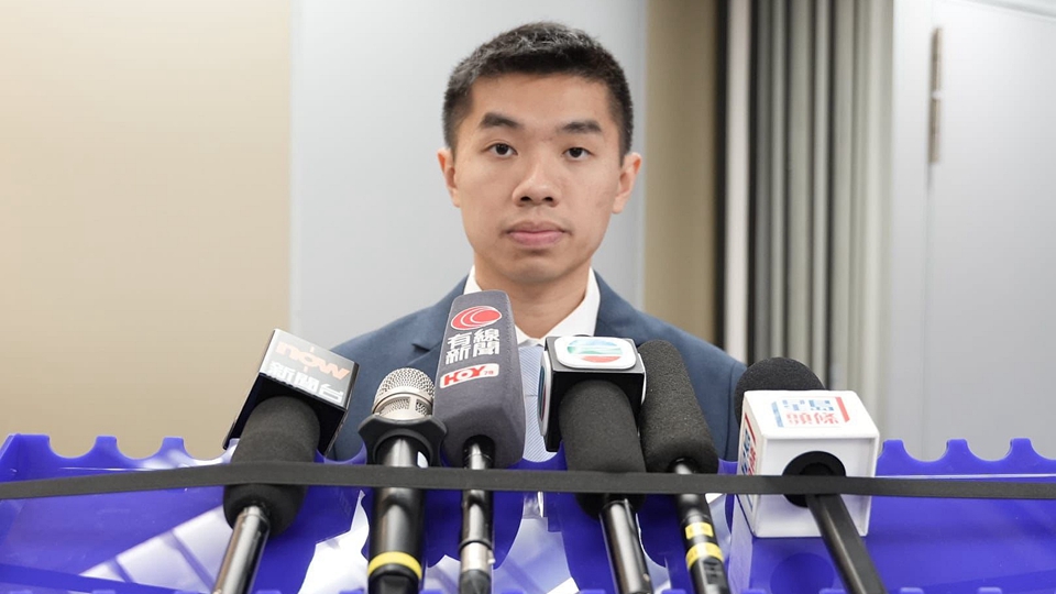 警方屯門拘3名未成年少年 涉毀壞立法會(huì)選舉海報(bào)