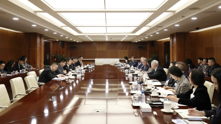 李成鋼會(huì)見(jiàn)美國(guó)農(nóng)產(chǎn)品貿(mào)易代表團(tuán)