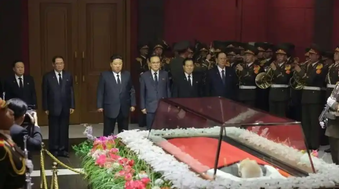朝鮮為最高人民會(huì)議常委會(huì)前委員長(zhǎng)金永南舉行國(guó)葬