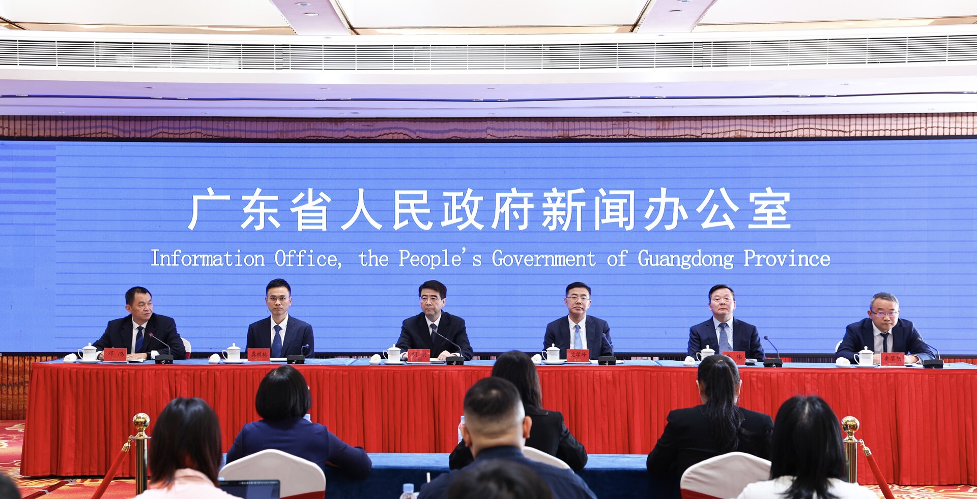   粵攜手港澳推大灣區(qū)建設  科技產業(yè)、互聯(lián)互通、重大平臺三方面取得豐碩成果