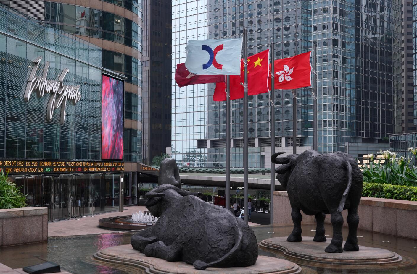 恒指收升178點 一度重越26000大關(guān)