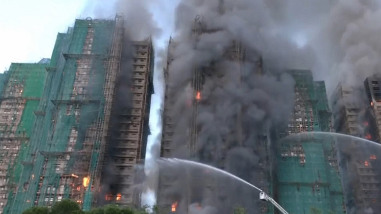 宏福苑大火　︳多家險(xiǎn)企啟動(dòng)香港大埔宏福苑火災(zāi)事故理賠應(yīng)急預(yù)案