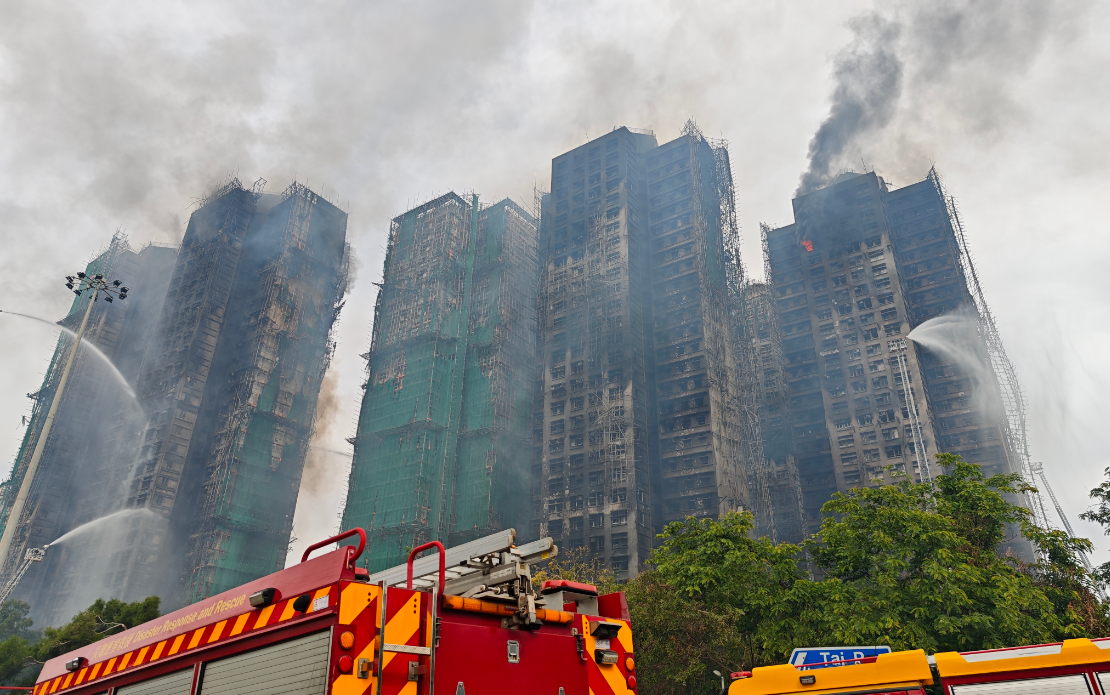 香港潮州商會(huì)、香港汕頭社團(tuán)總會(huì)哀悼大埔宏福苑大火罹難者並提供支援