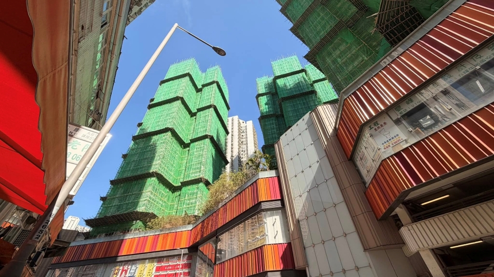 宏福苑大火 | 有屋苑張貼通告禁止工人在棚架吸煙 並商討是否撤換工程顧問(wèn)鴻毅 